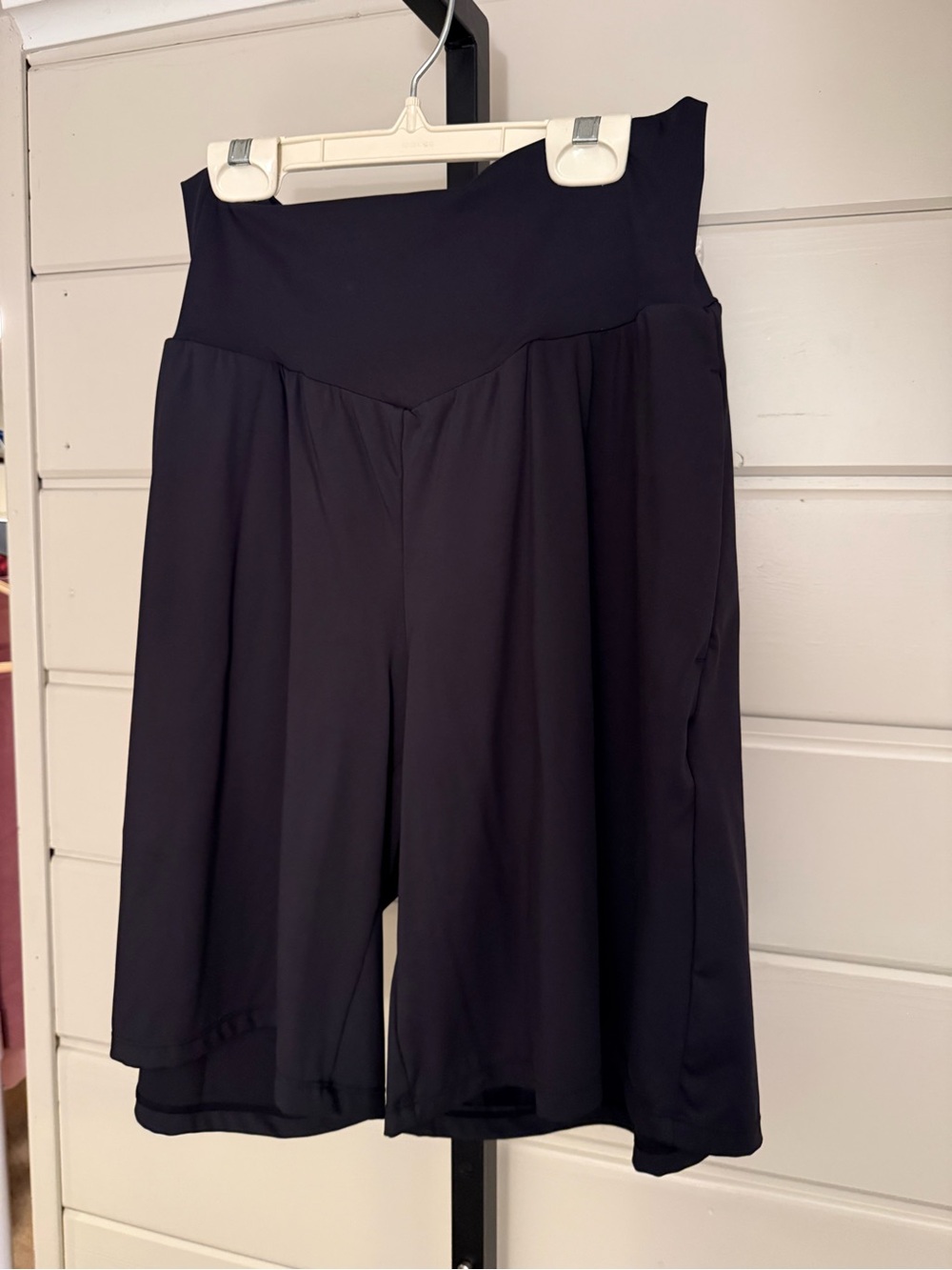 HALARA Black High-Waist Athletic shorts 9” inseam.